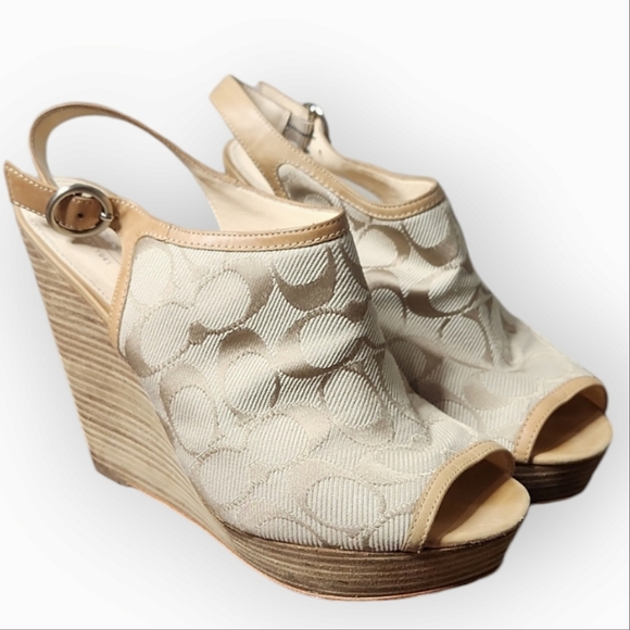 Coach Tan Signature Fabric Janet Wedge Heel Platform Peep Toe Sandal size 9 - Picture 1 of 8